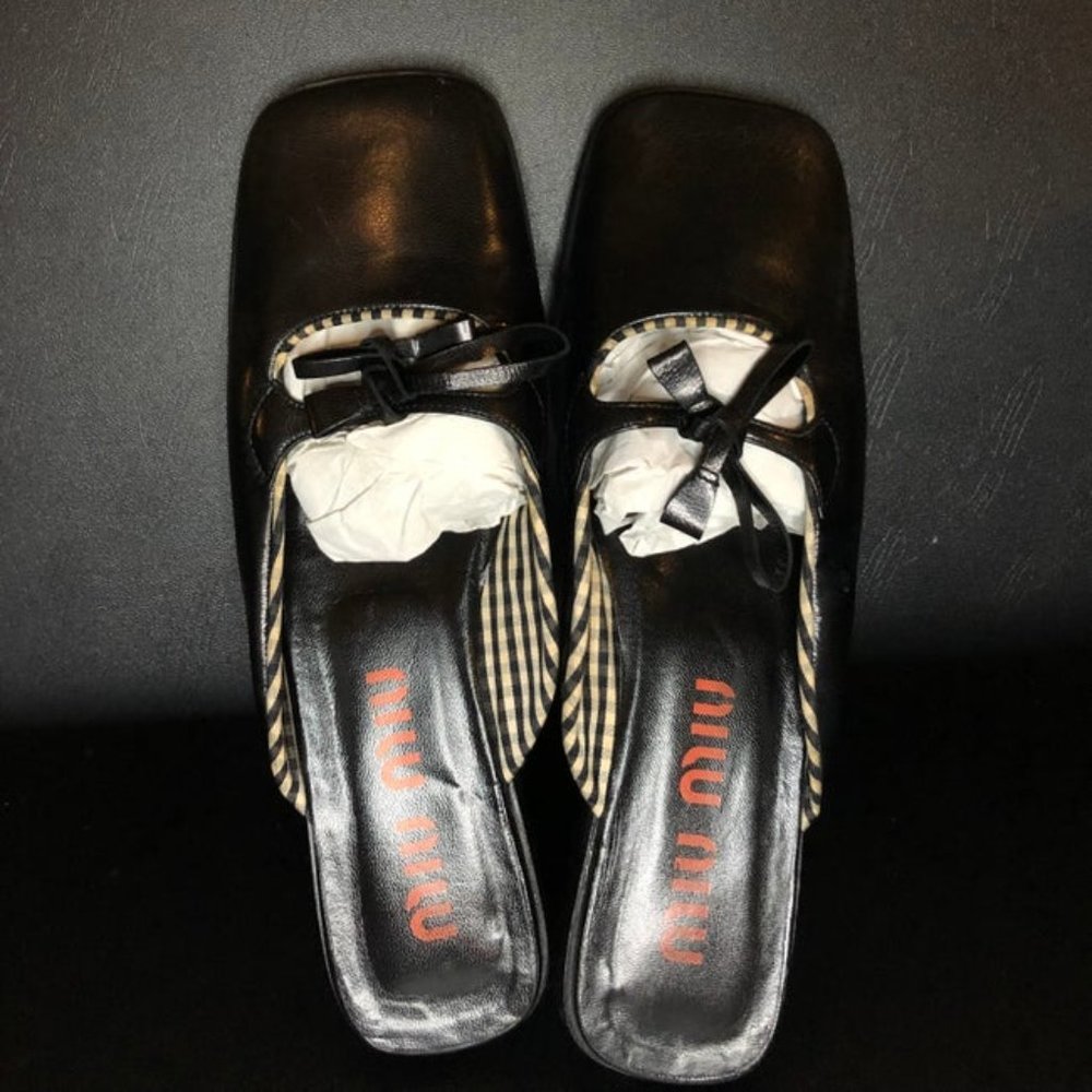 Prada Flats size 40 (10)